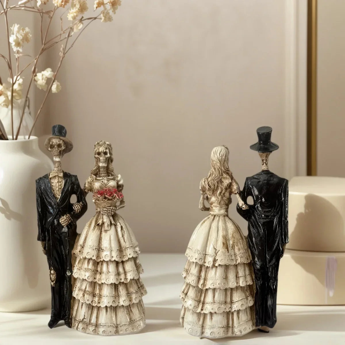 1 Halloween Couple Skeleton Statue Ornament, Vintage Wedding Dress Style, Home Desktop Party Decoration, Spooky and Romantic Atmosphere Item